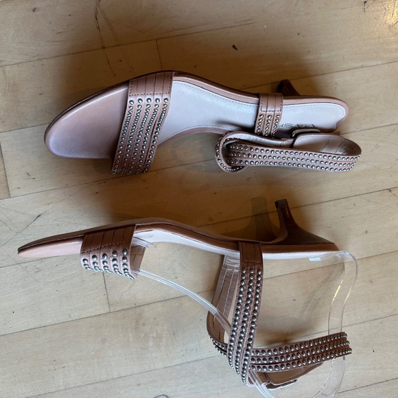 Via Spiga criss cross ankle strap sandal,  7.5,  CB2405 - Picture 3 of 6